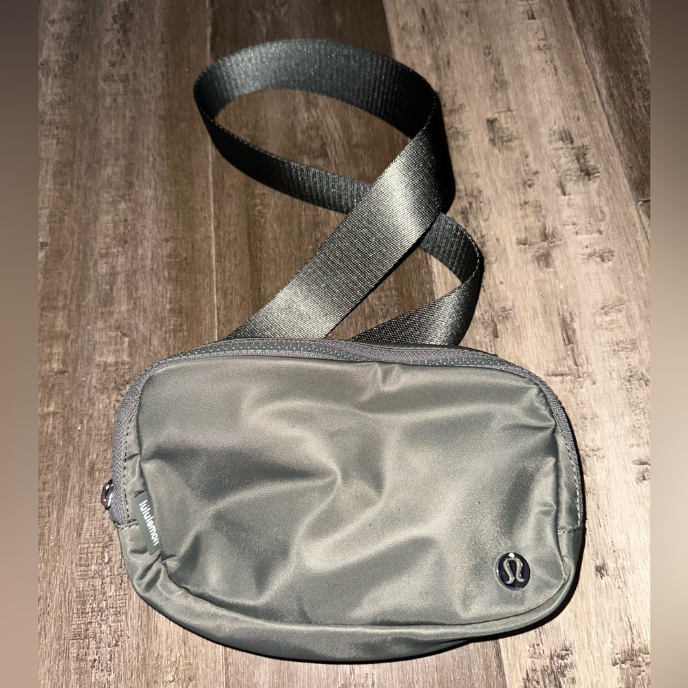 Lululemon Everywhere Belt Bag 1L